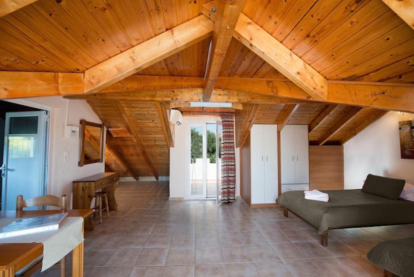 Theros Retreat Spartia  Zewnętrze zdjęcie